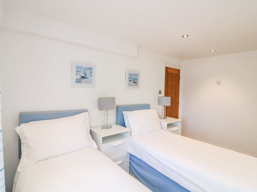 1 Camperdown Lodge