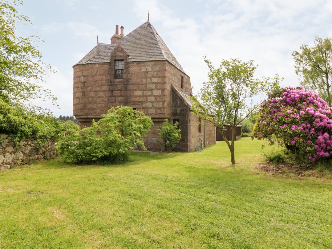 Holly Leaf Cottage - Drum Castle Estate