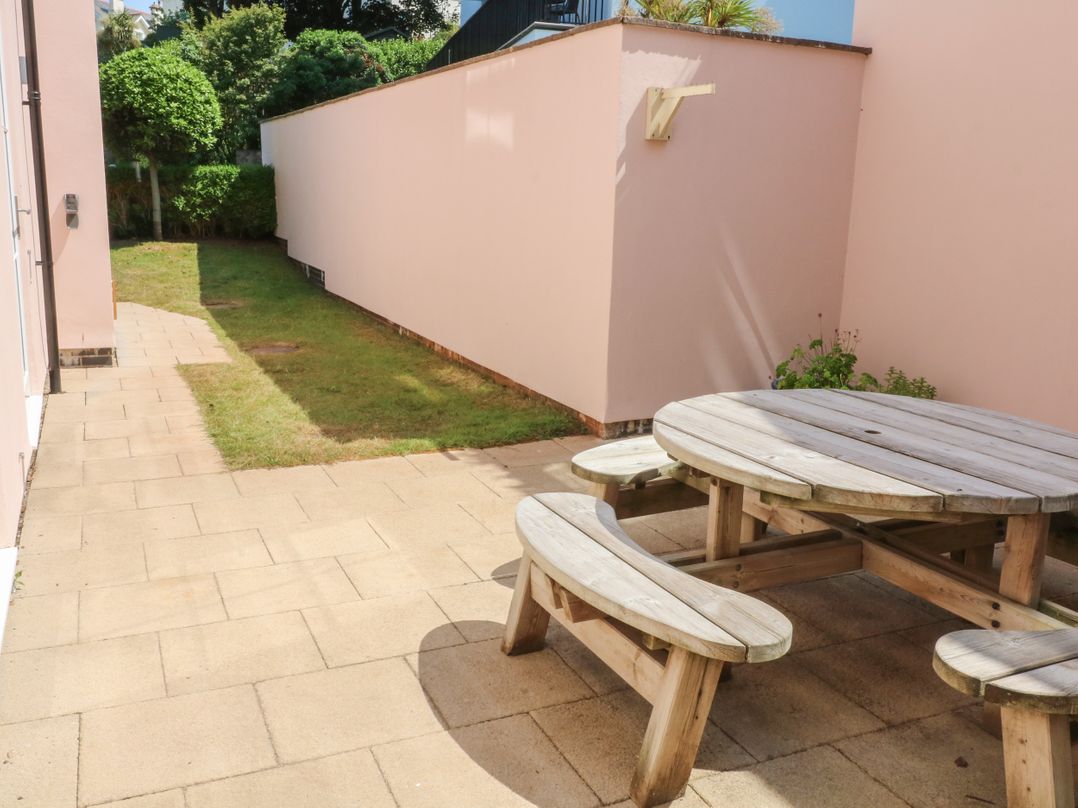5 Combehaven
