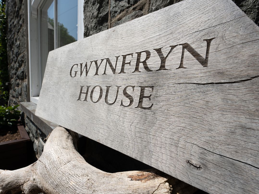 Gwynfryn House