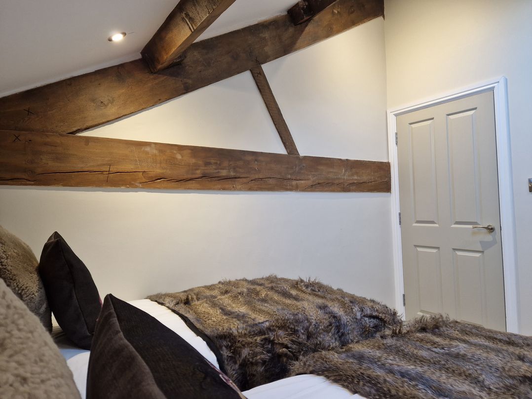 8 Coach House