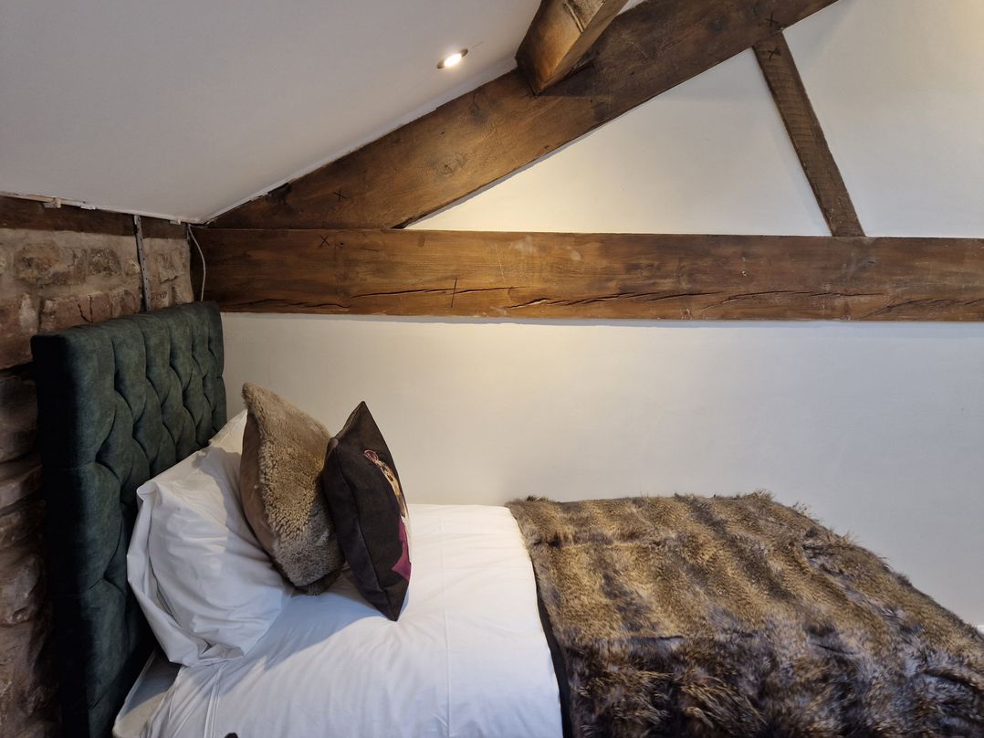 8 Coach House