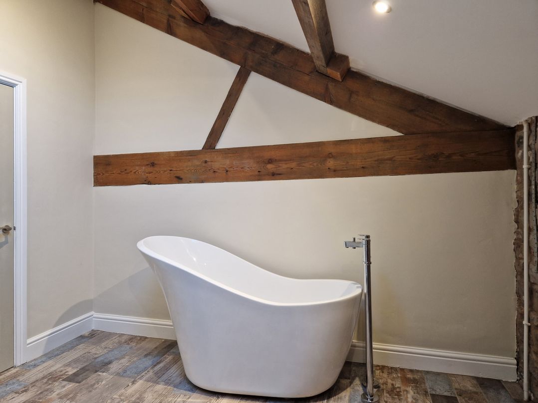 8 Coach House