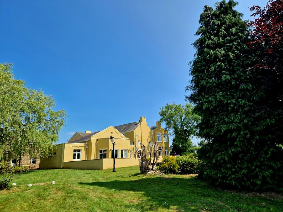 7 Holly Barn