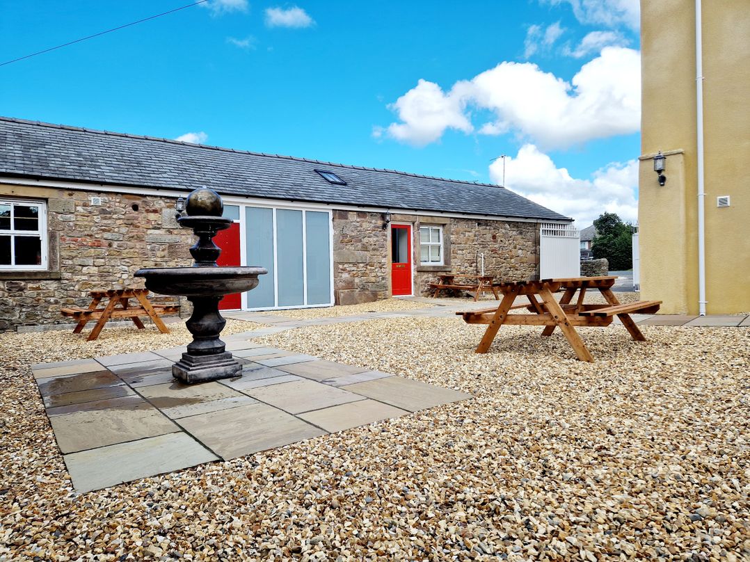 7 Holly Barn