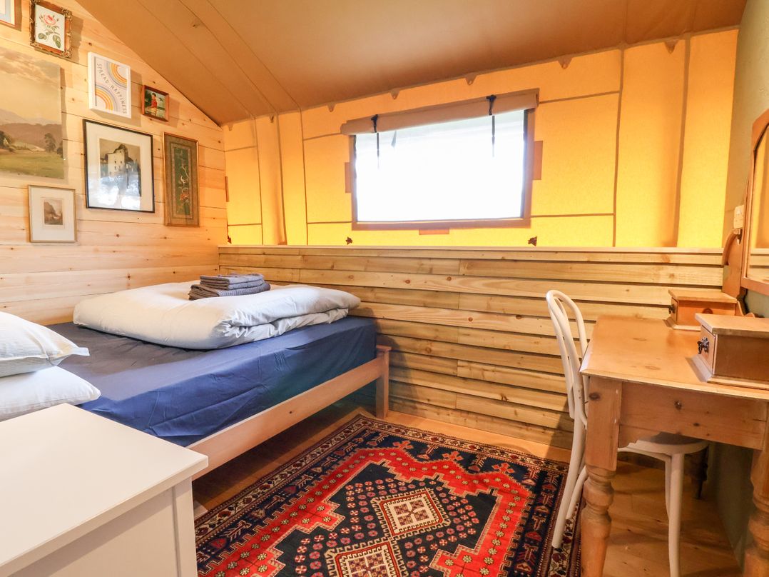Lucky Clucky Lodge
