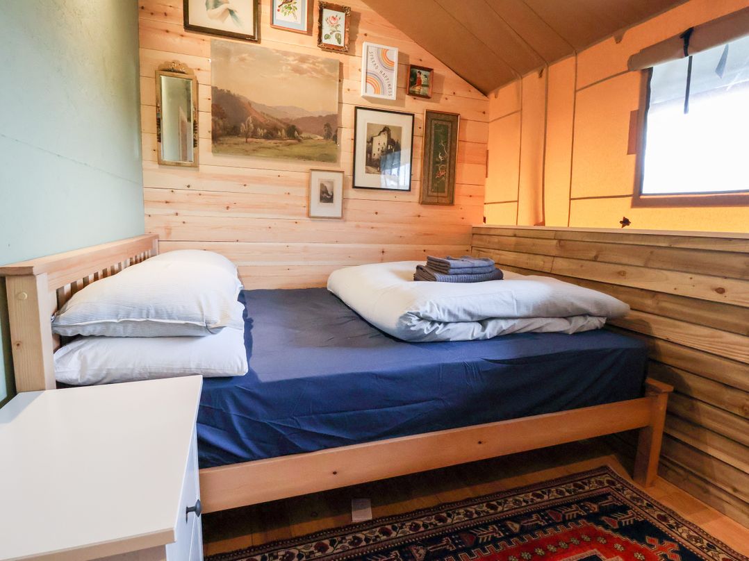 Lucky Clucky Lodge