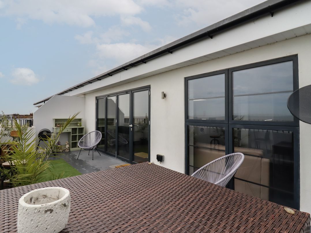Flat 10
