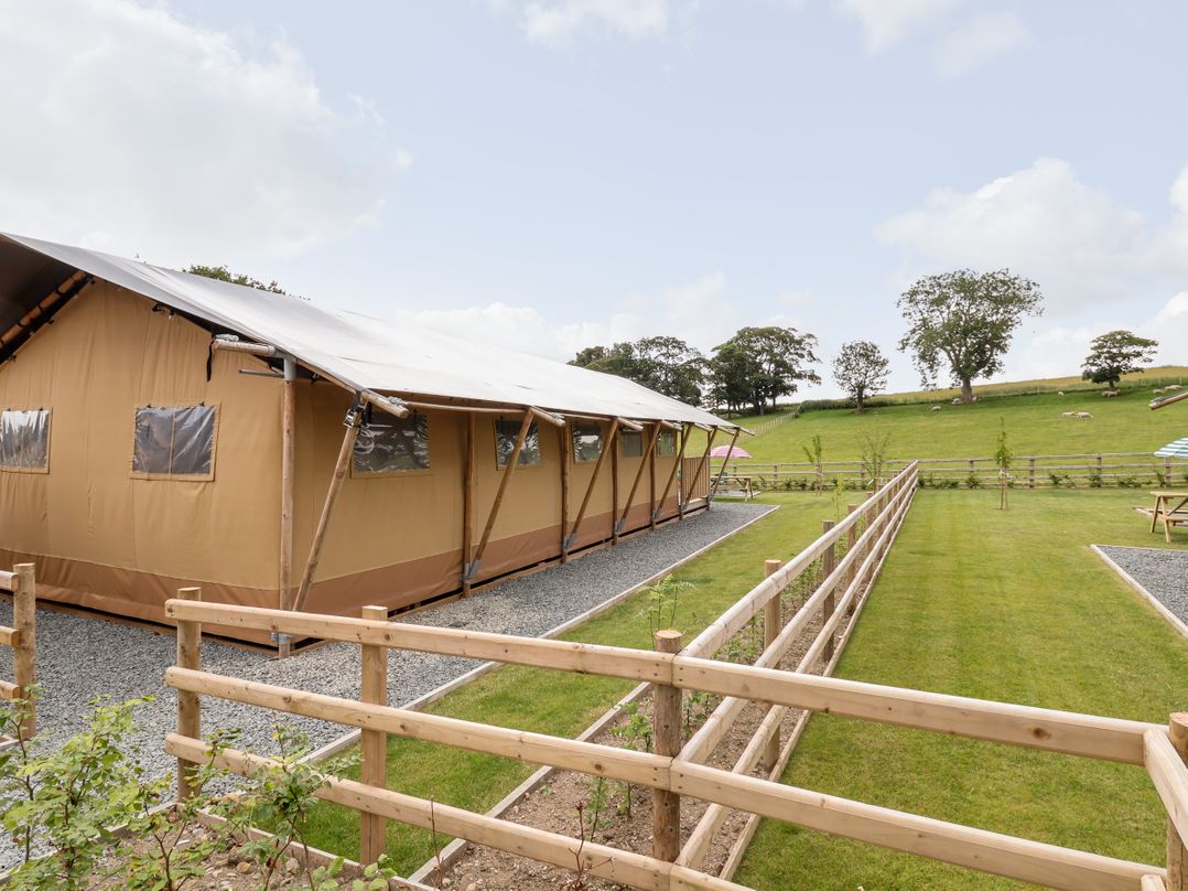 Tilly Bob Lodge