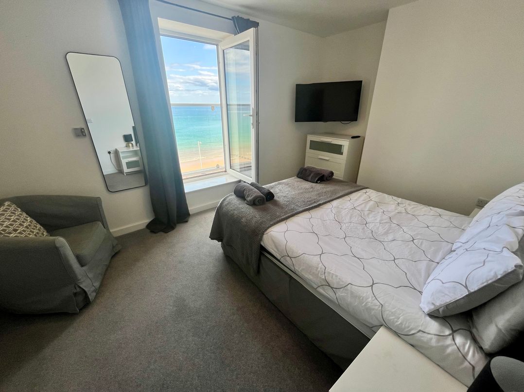 6 Seaview @ Bridlington Bay