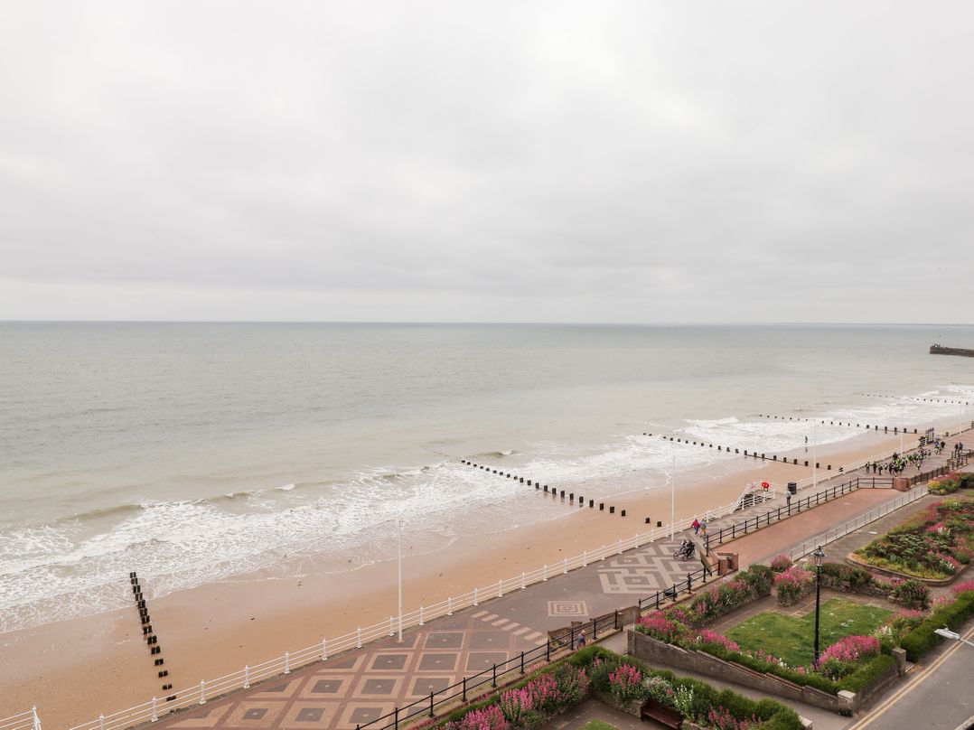 8 Seaview @ Bridlington Bay