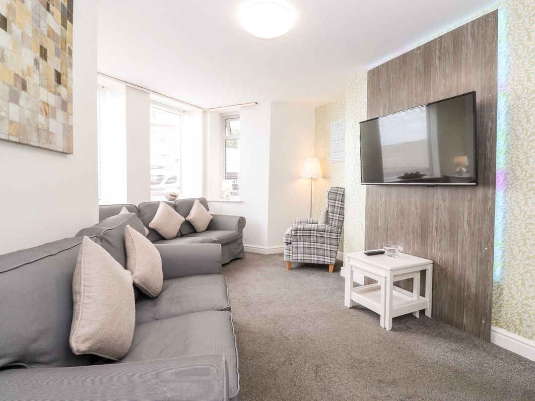 Apartment 1 @52