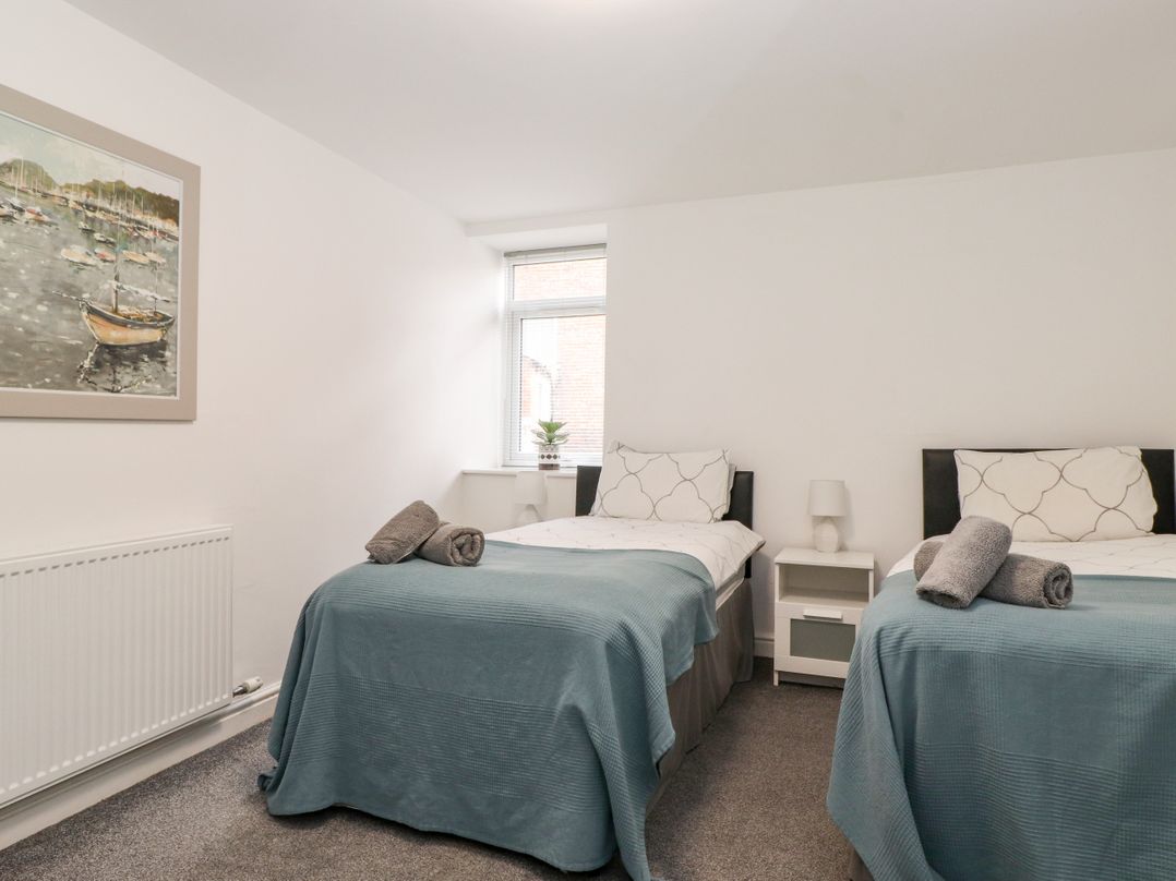 Apartment 2 @52
