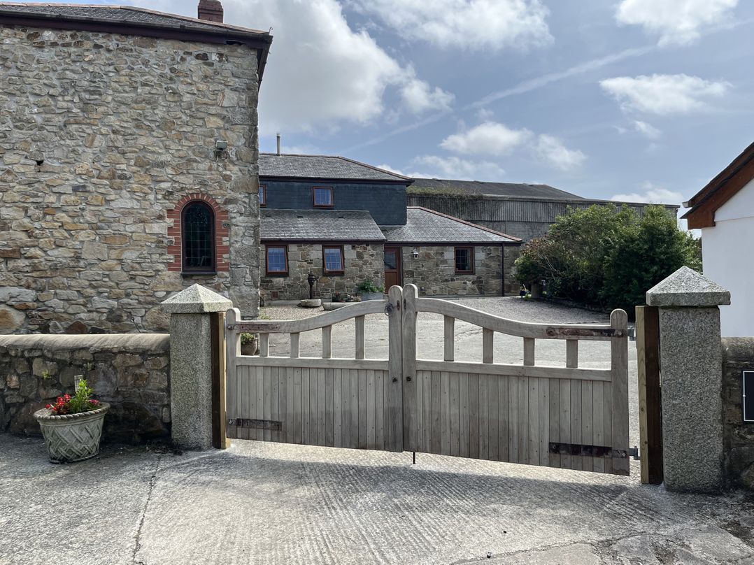 Riviere House