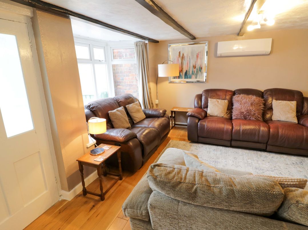 Cosy Cottage in Harvington