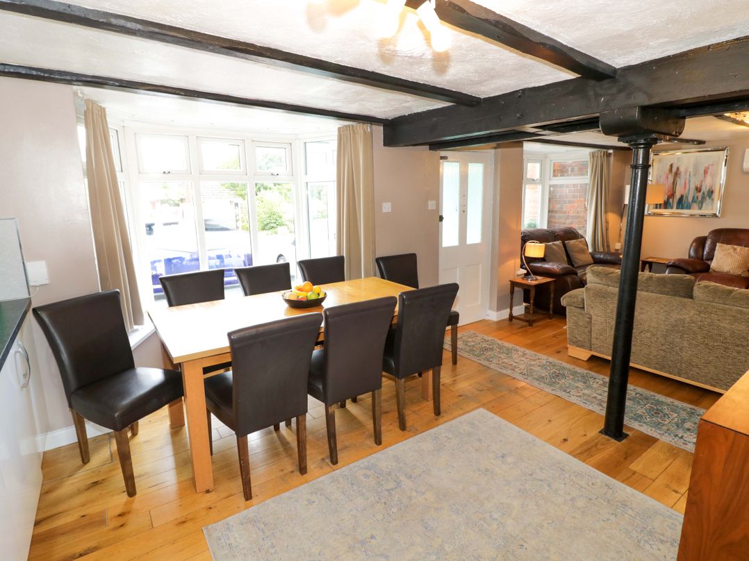 Cosy Cottage in Harvington