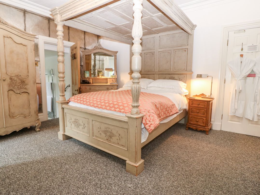 Meifod Country House