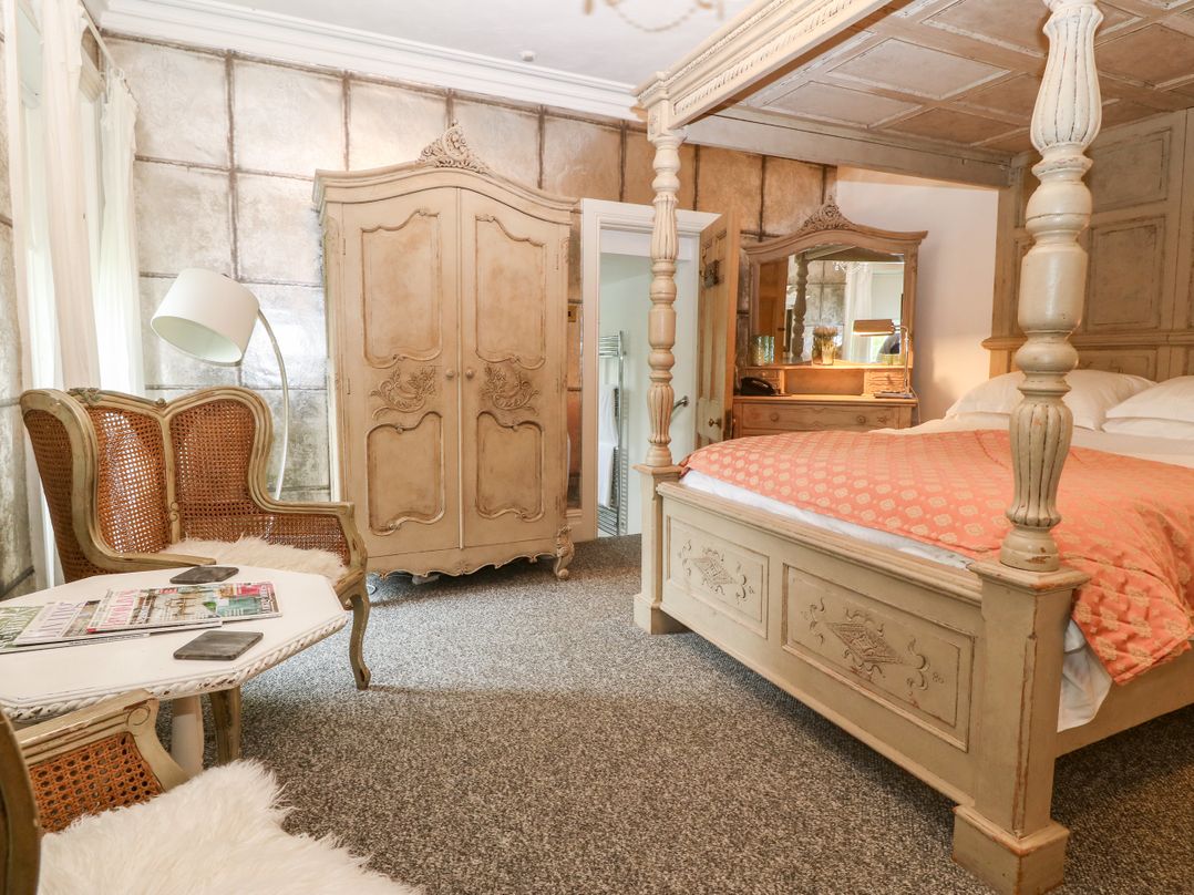 Meifod Country House