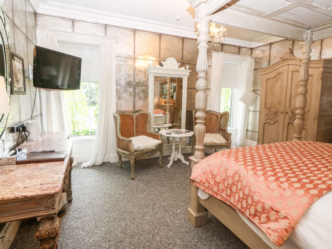 Meifod Country House
