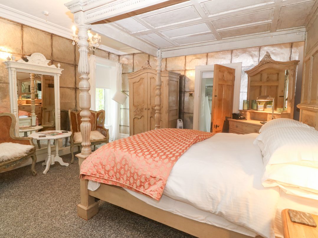 Meifod Country House