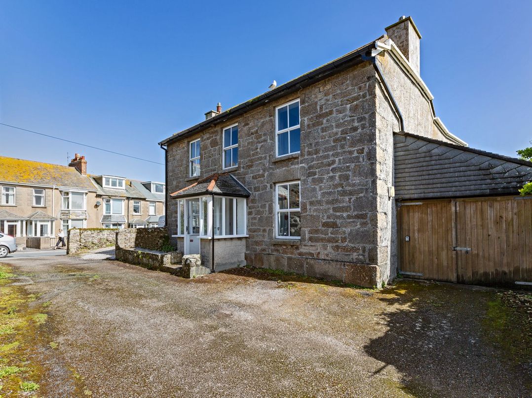 Ayr Farmhouse