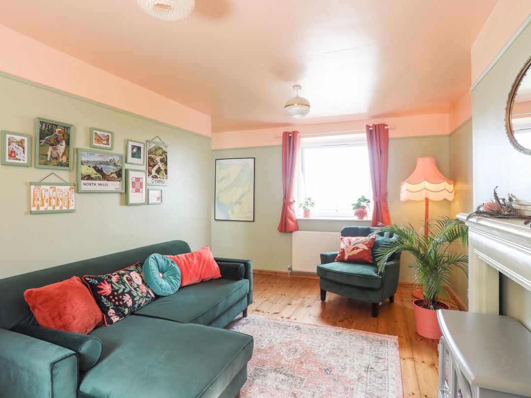 12 Brynffynnon