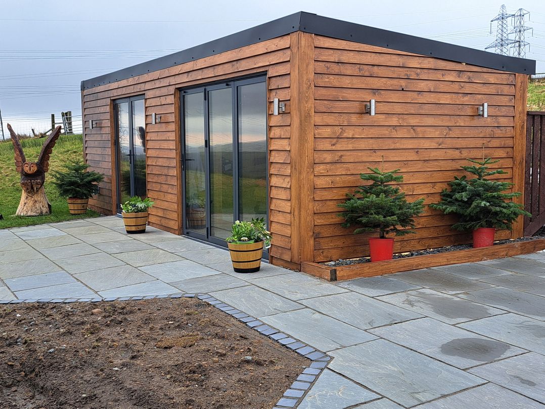 Height End Farm Log Cabin