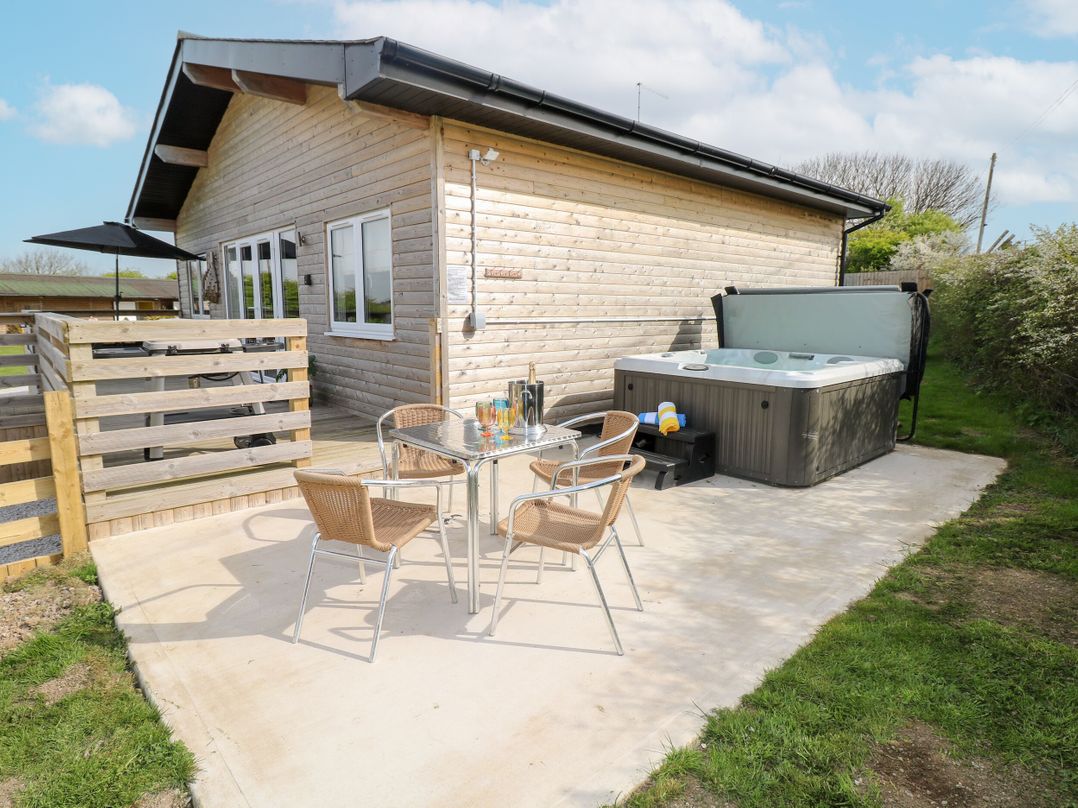 Dog friendly holiday cottage in Monknash, sleeps 4