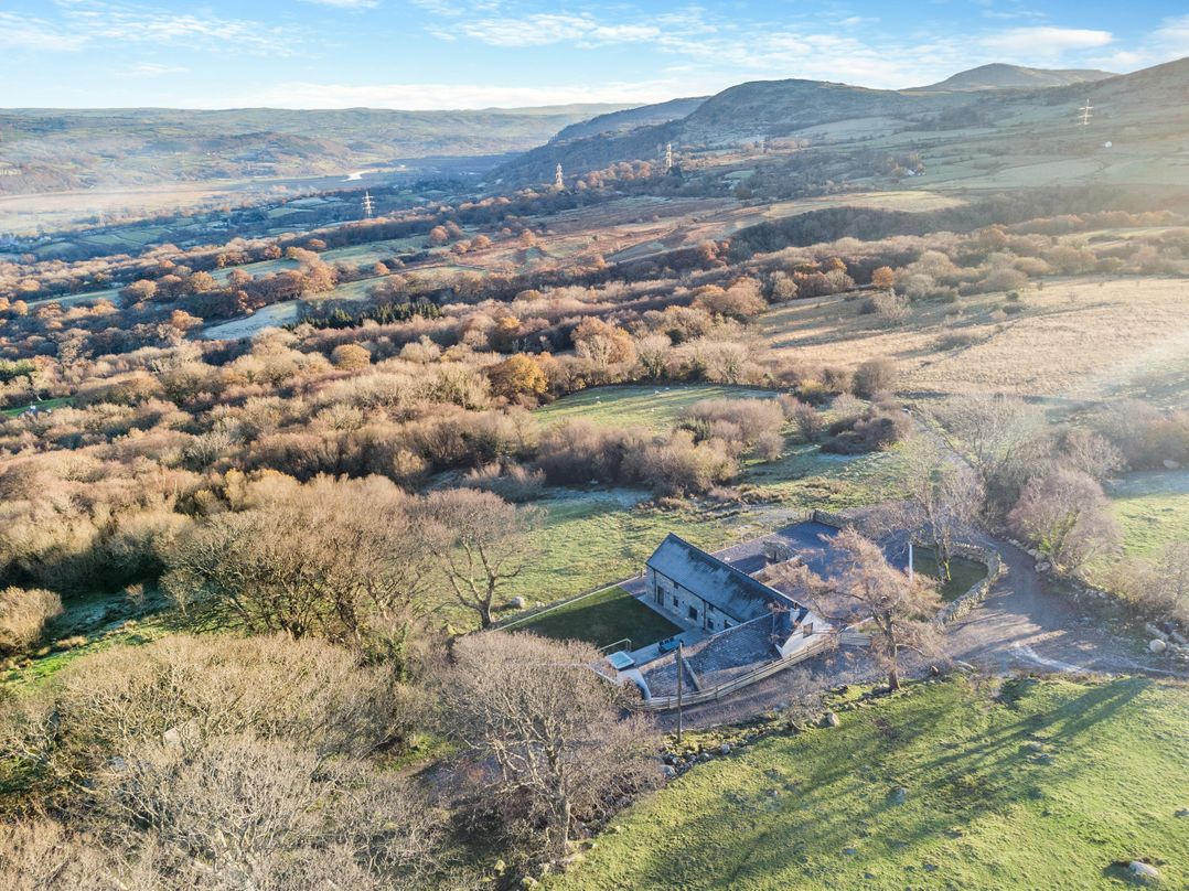 Ysgubor Maen Y Bardd