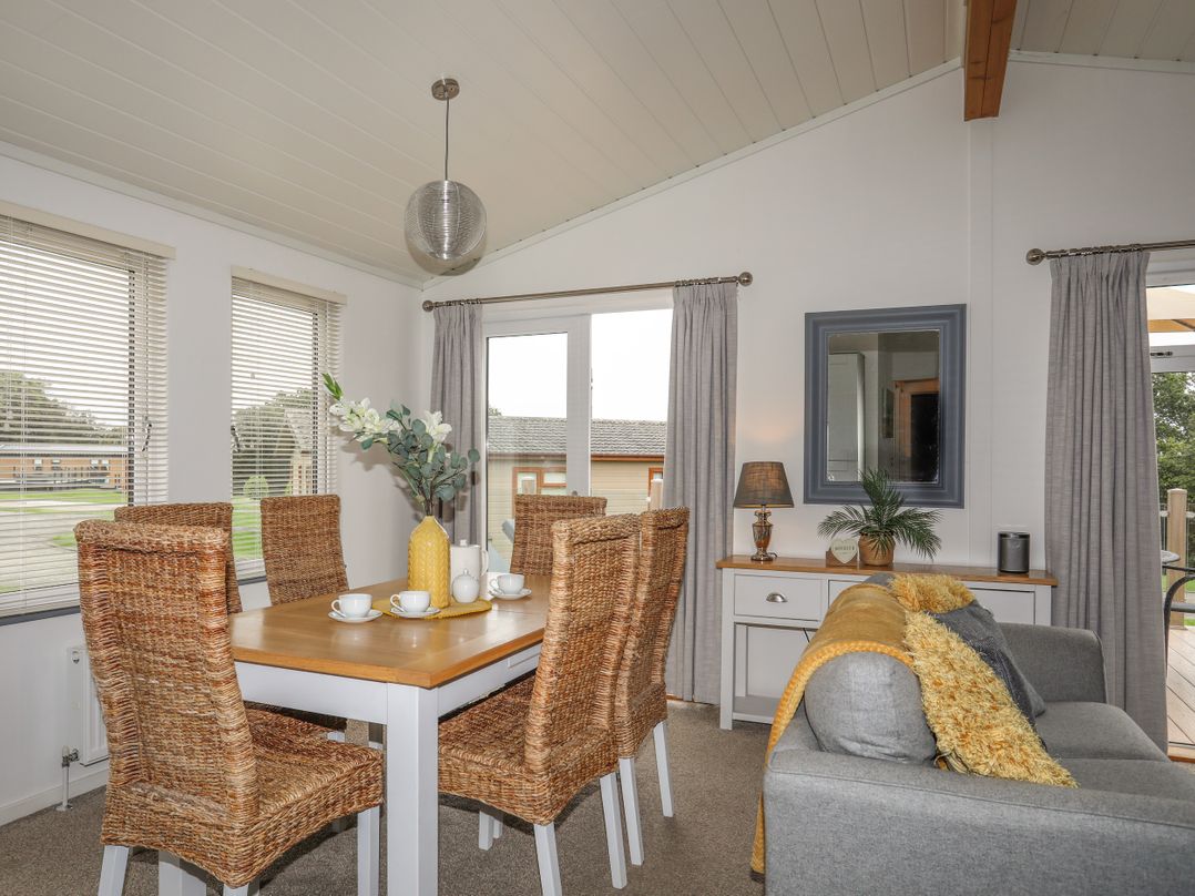 32 Sanctuary Lodge