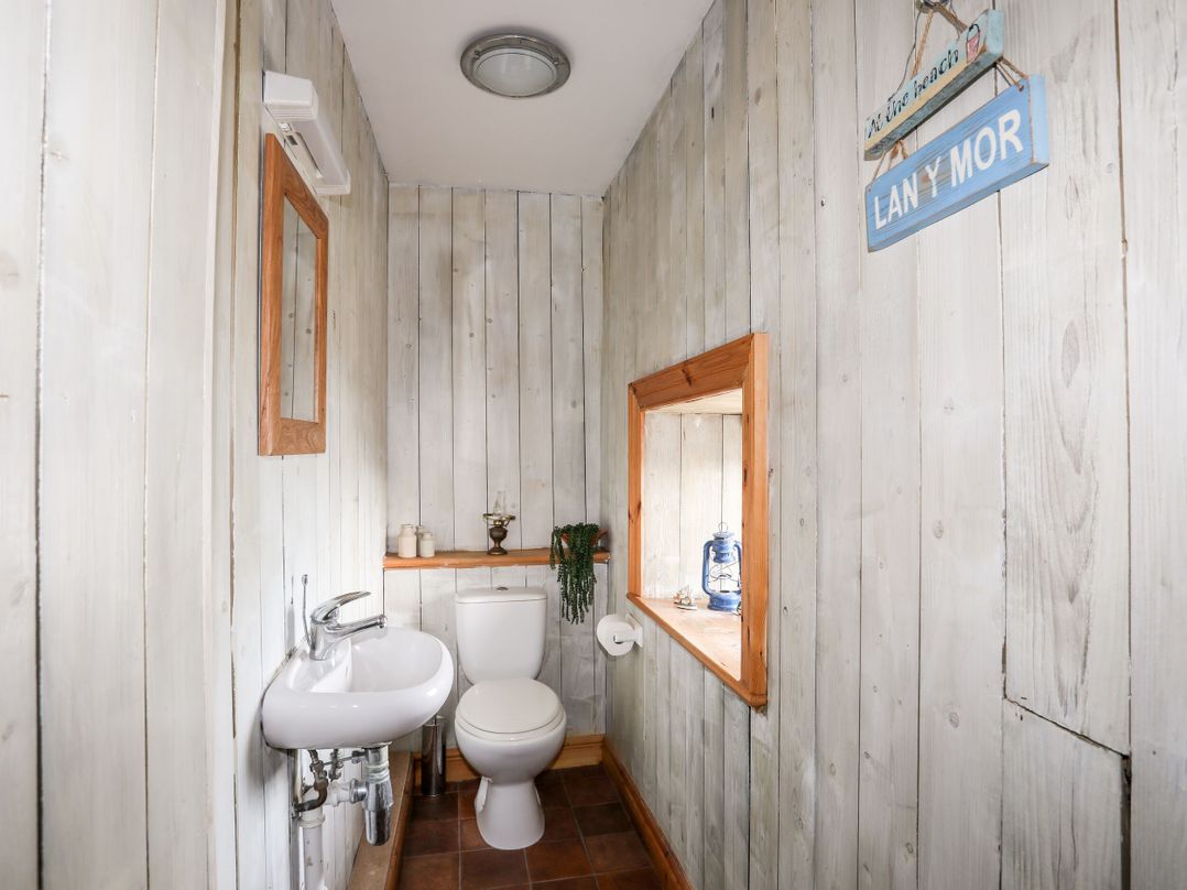 East Point Lynas Lighthouse Keeper's Cottage