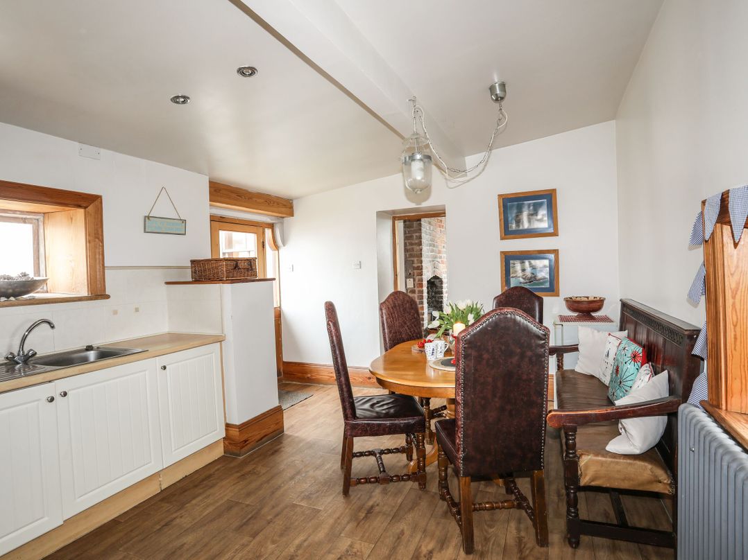 West Point Lynas Lighthouse Keeper's Cottage