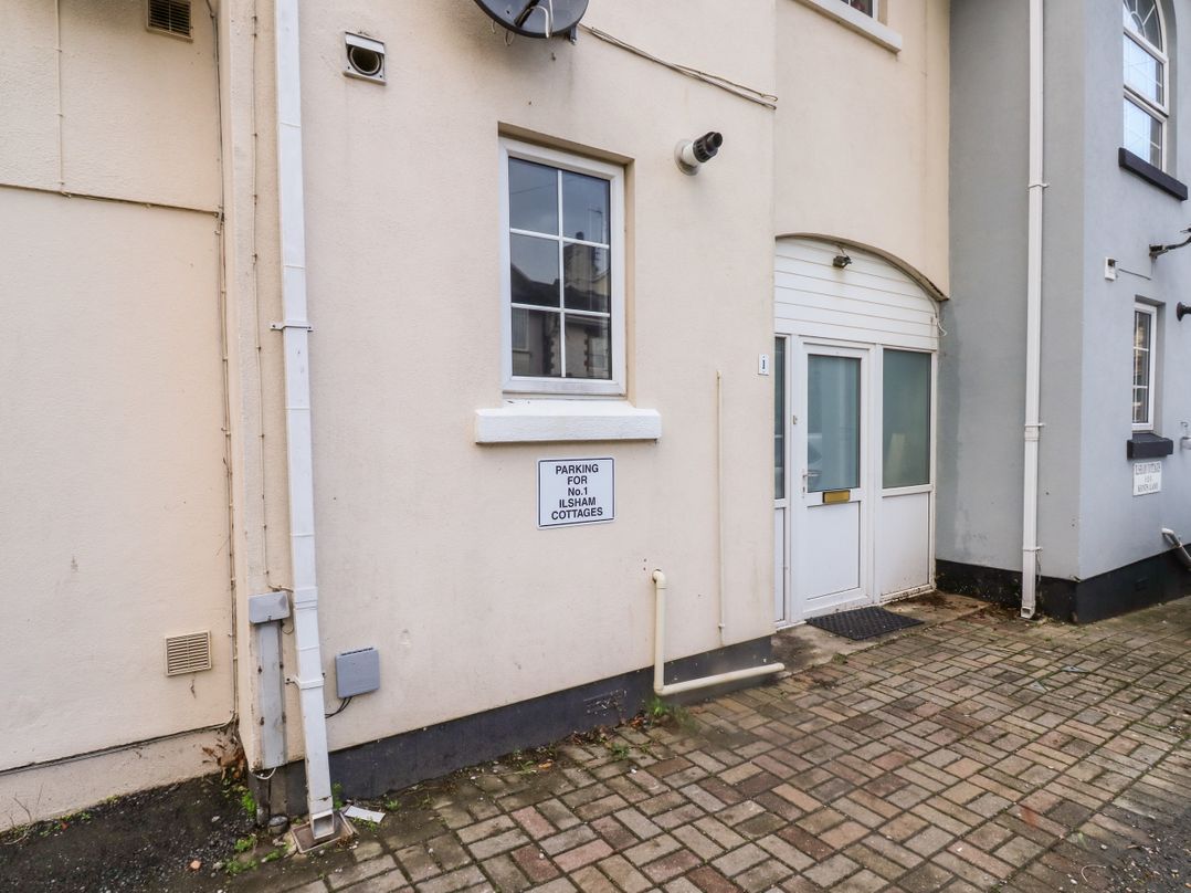 1 Ilsham Cottages