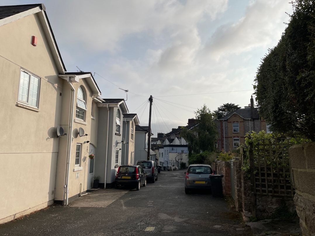 1 Ilsham Cottages