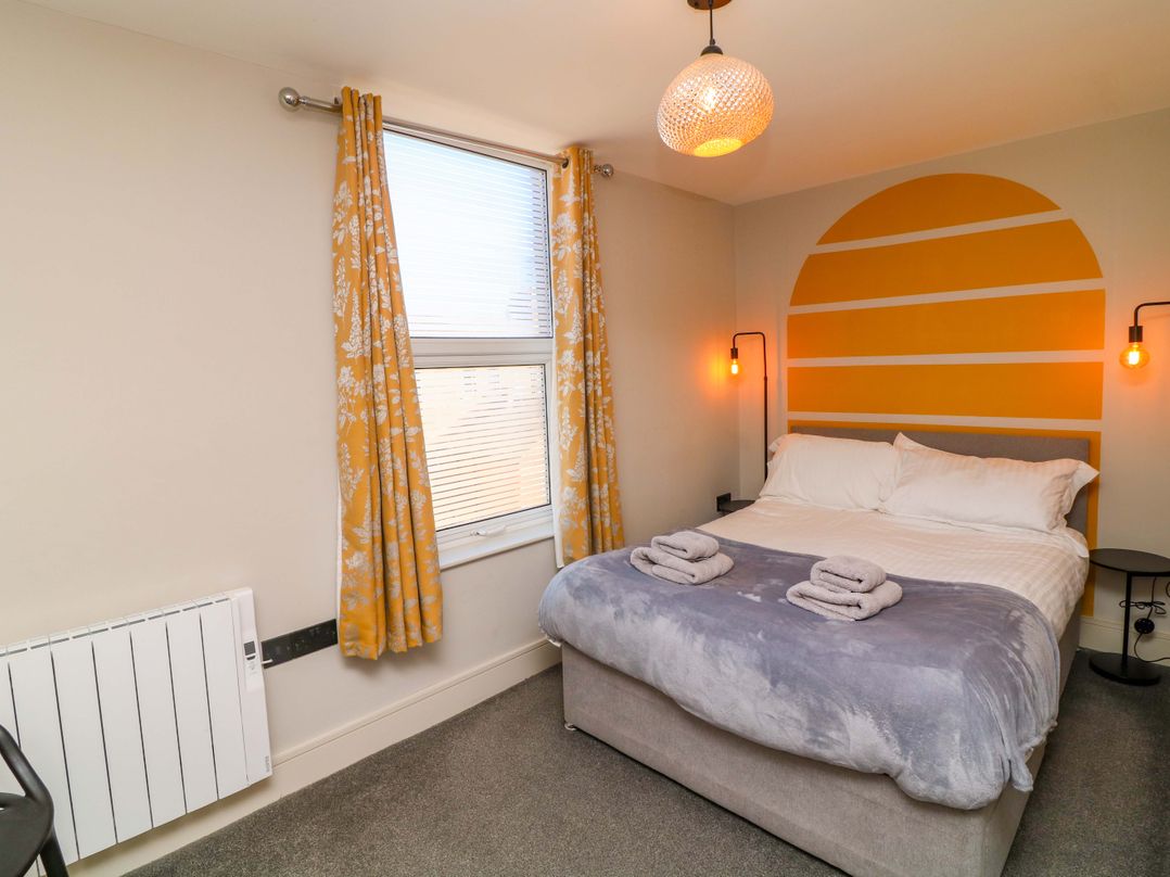 Apt 8 @ Hunter's Quay