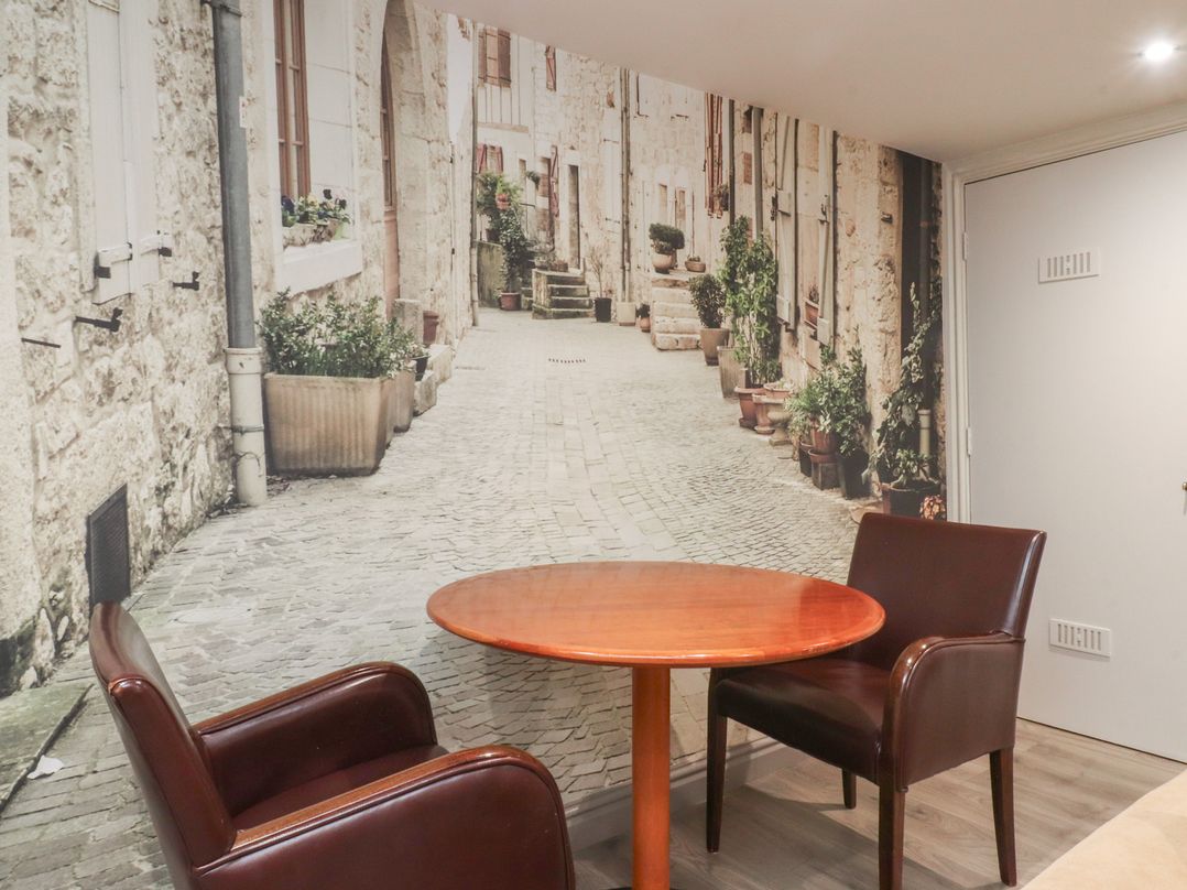 Paramount Apartments