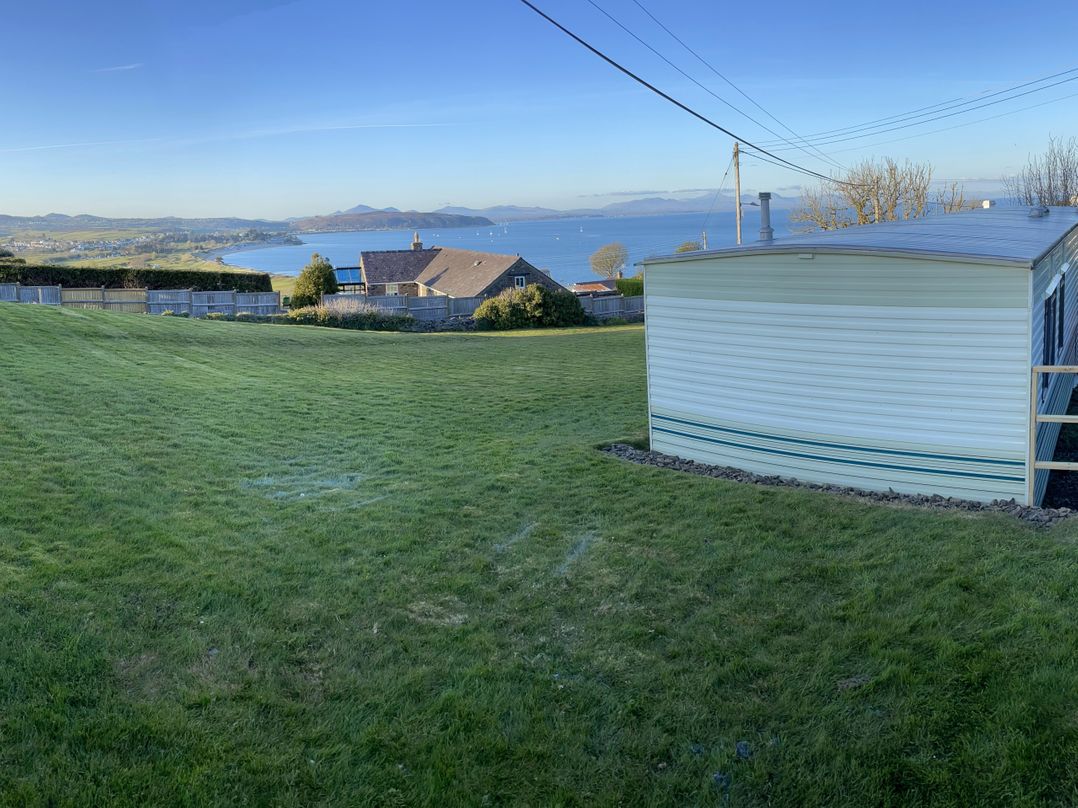 Caravan at Cartref