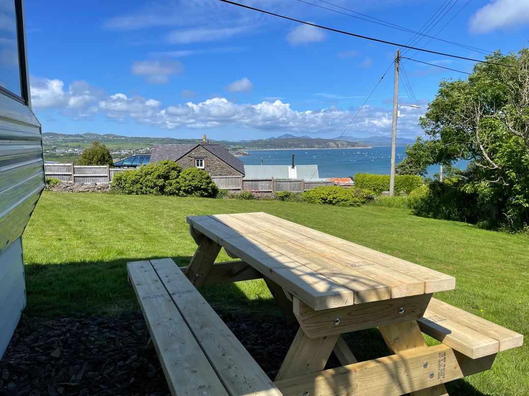 Caravan at Cartref