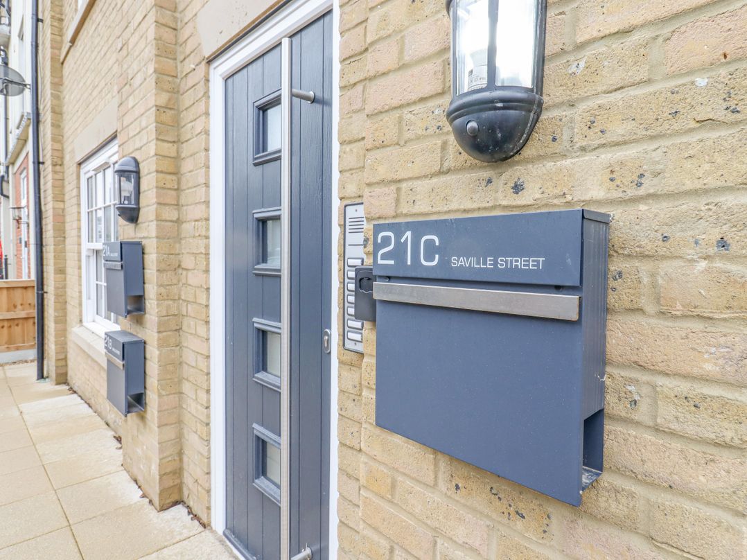 21C Saville Road