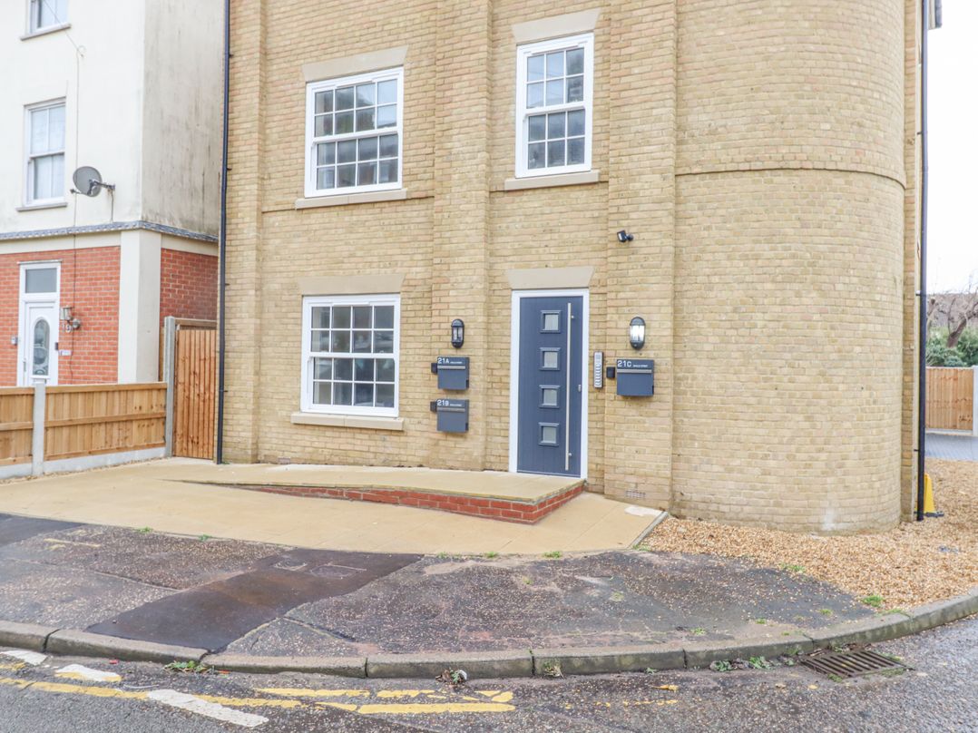 21C Saville Road