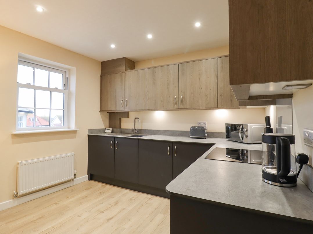 21C Saville Road
