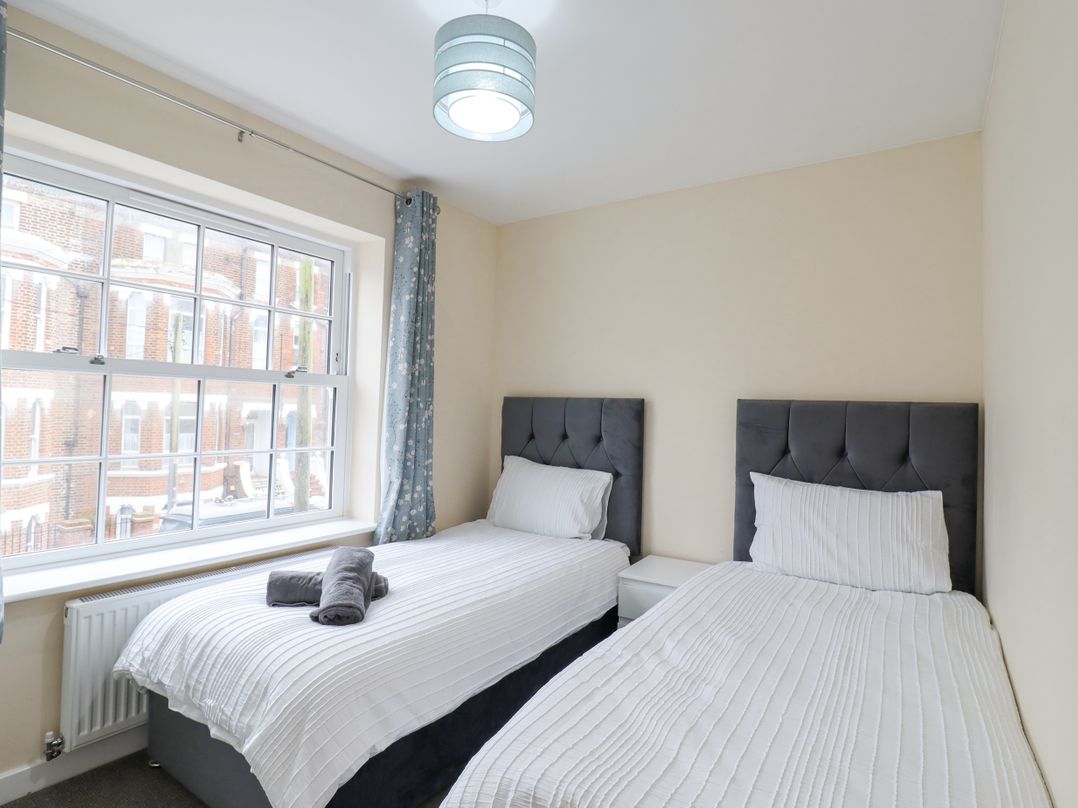 21C Saville Road