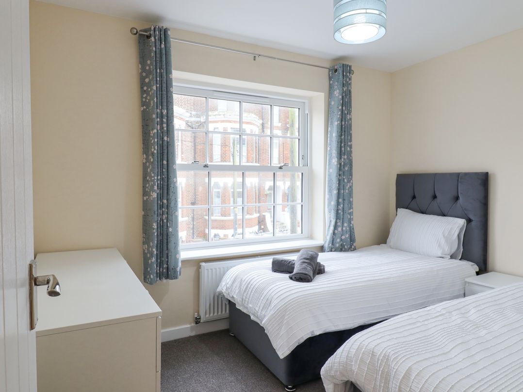 21C Saville Road