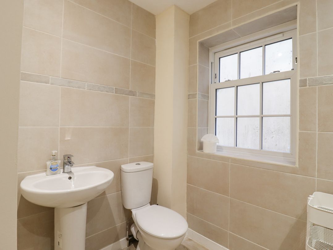 21C Saville Road