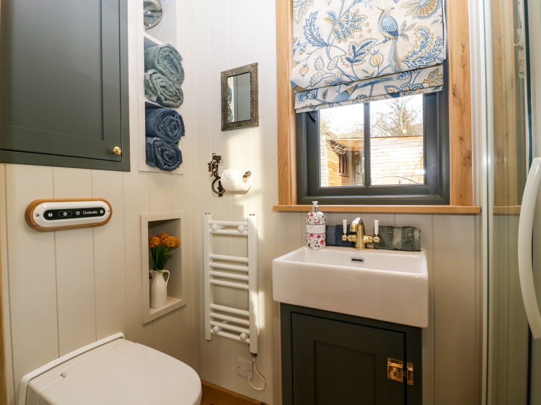 Evendine Hut @ Evendine Cottage