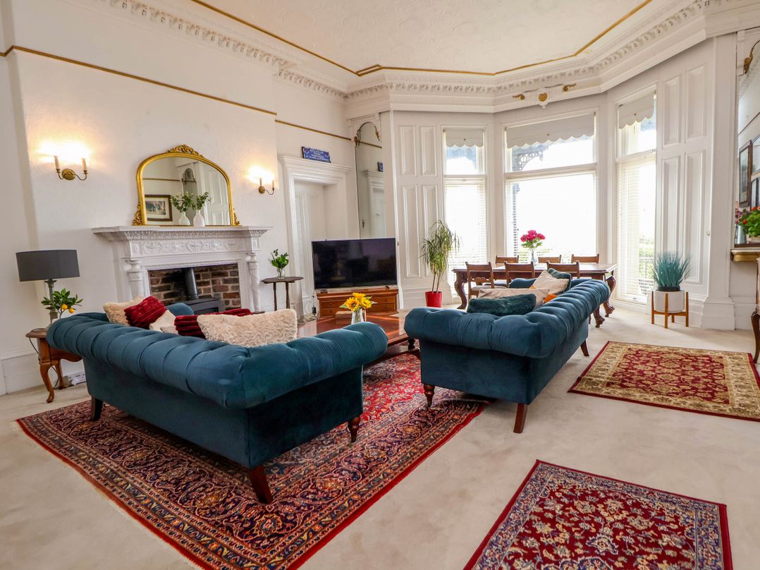 Ismay Lounge Apartment- Titanic Interest