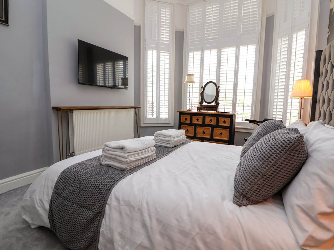 Ismay Lounge Apartment- Titanic Interest