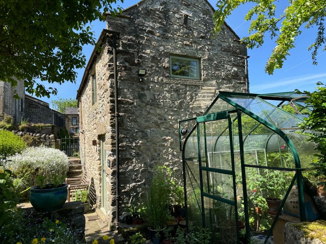 Tor Barn