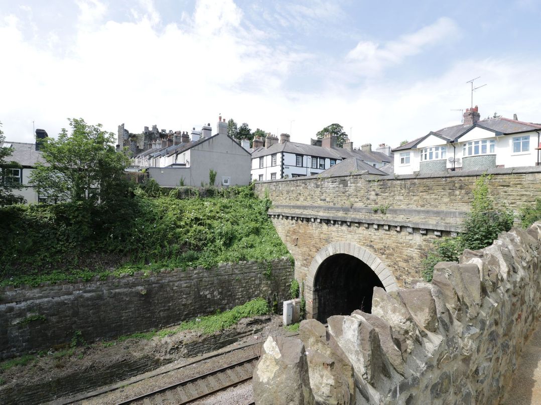 2 Railway View