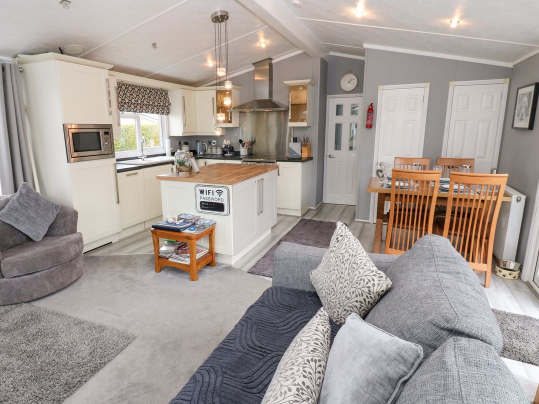 A and C Lodge-Plot 21
